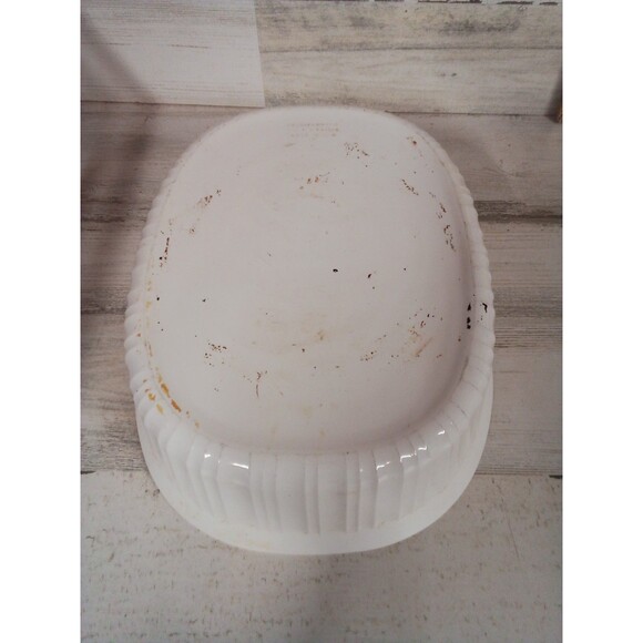 White Made In The USA  CorningWare Dish See Photos For Stating - Picture 5 of 16